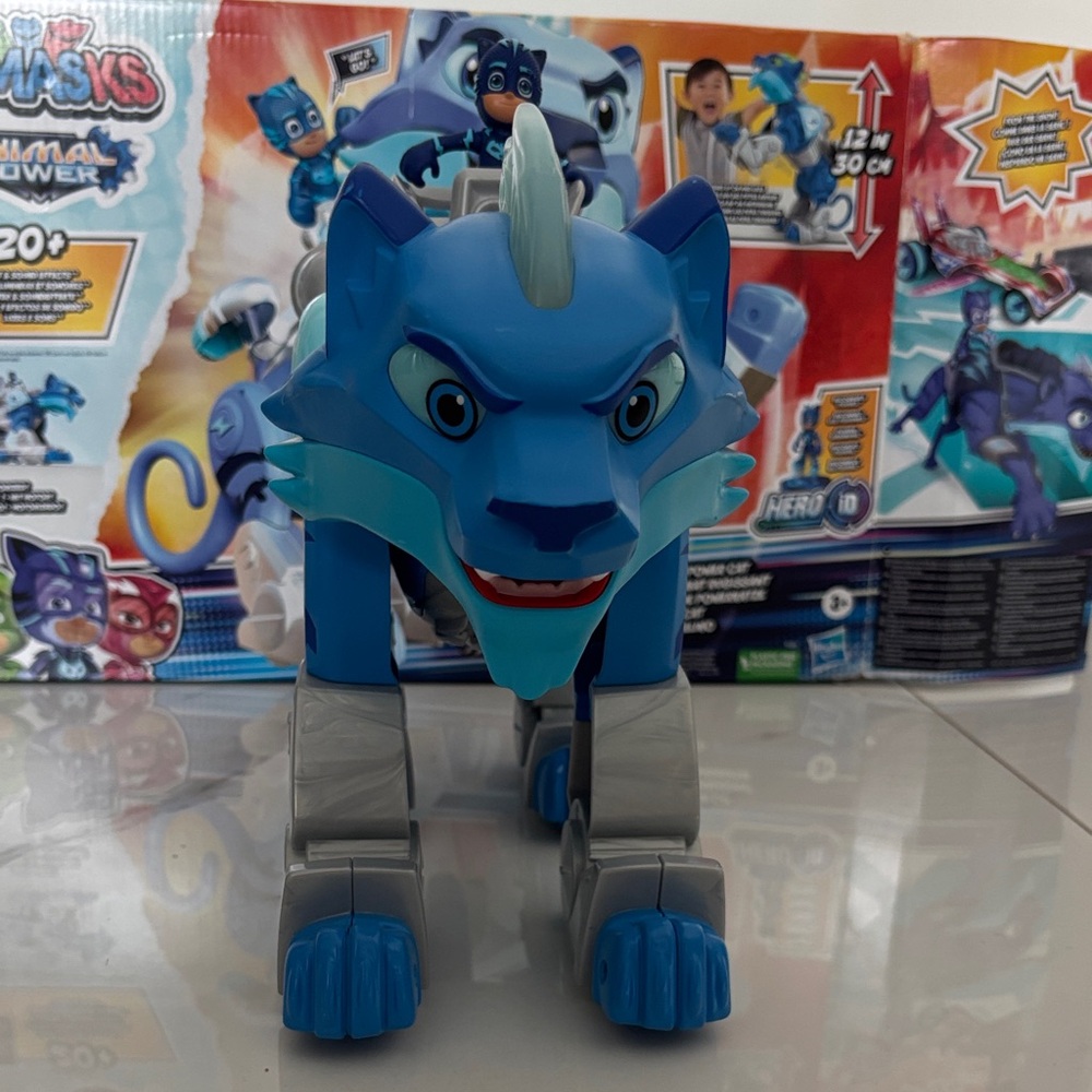 PJ Masks Animal Power Charge and Roar Power Cat.